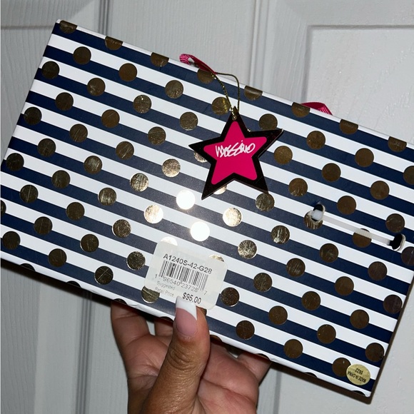 Accessory Kit - Picture 4 of 4